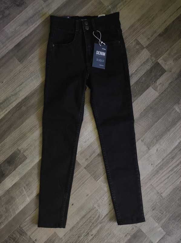 Czarne jeansy Sinsay
