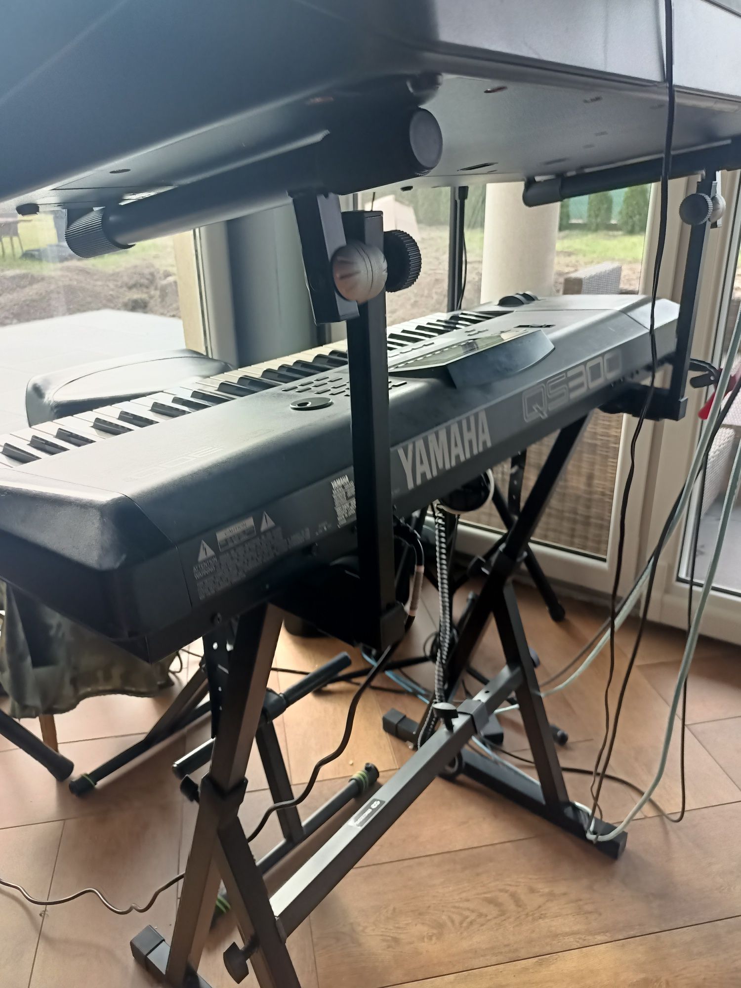 Syntezator YAMAHA QS300
