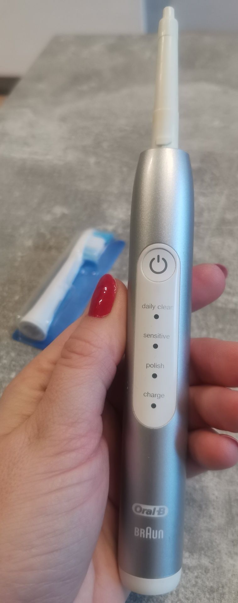 Szczoteczka soniczna ORAL-B  braun PULSONIC Slimluxe