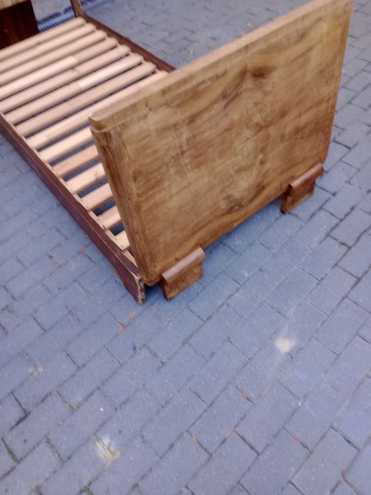 Zabytkowe łoże przedwojenne retro