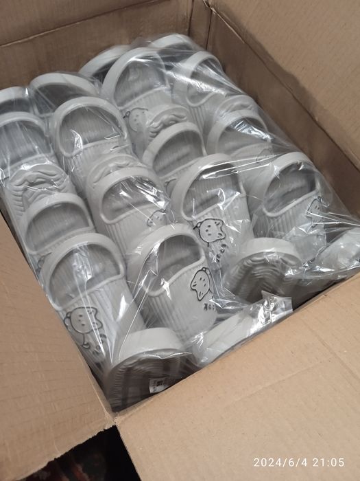 Шльопанці жіночі