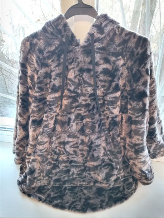 Продам  меховую накидку.