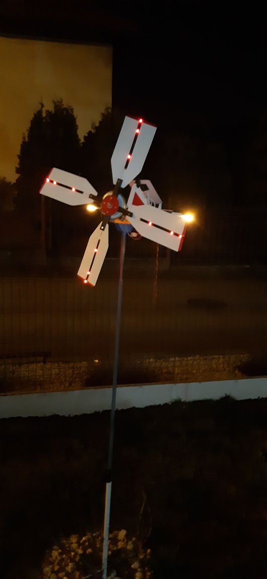 Wiatrak ogrodowy