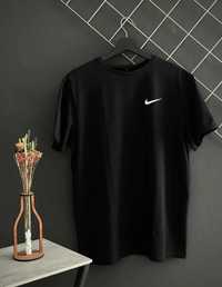 Спортивна футболка Nike