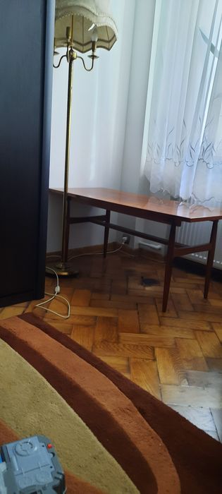 Stolik jamnik patyczak.