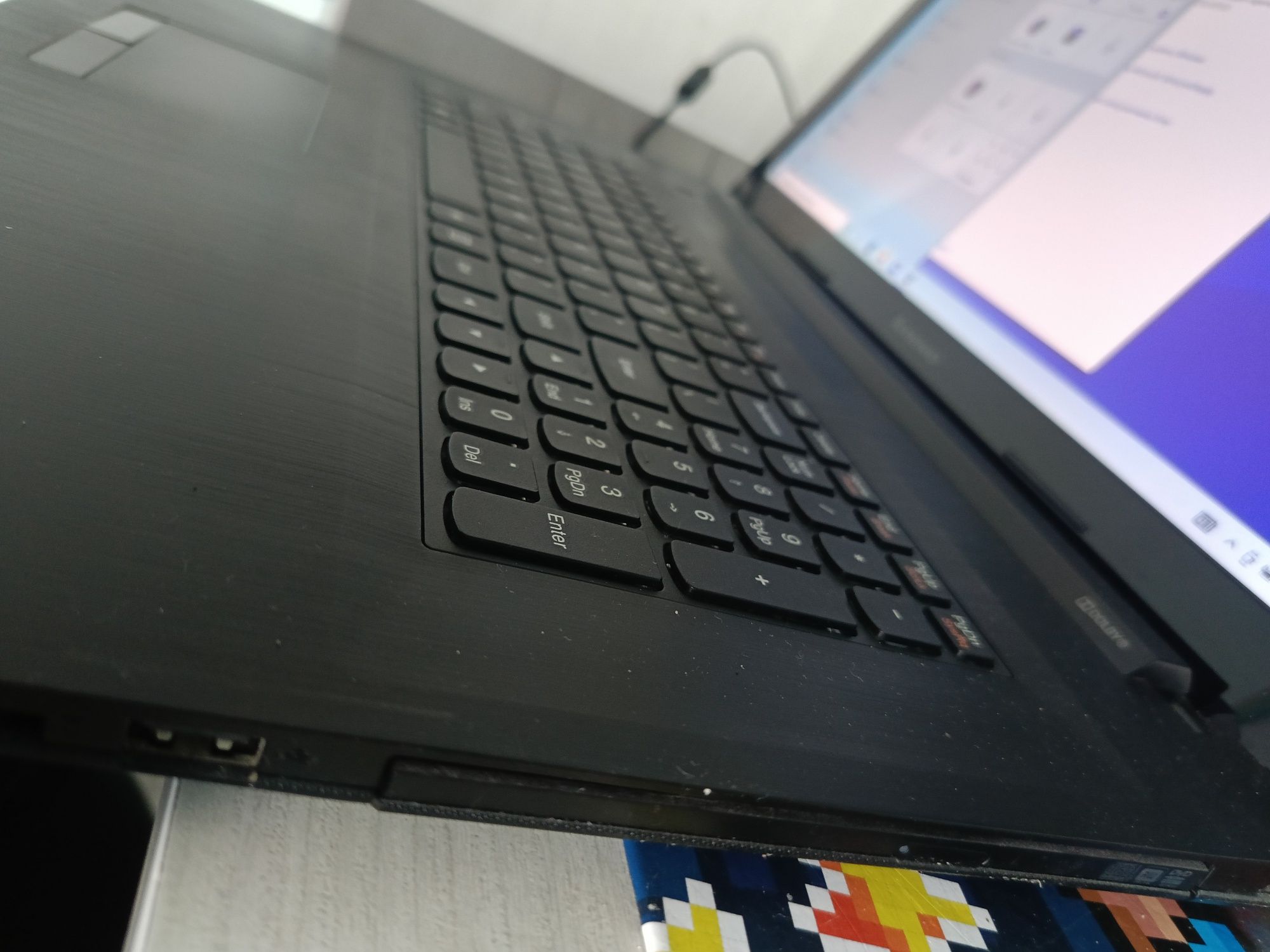 Laptop Lenovo g7035- 240 gb
0