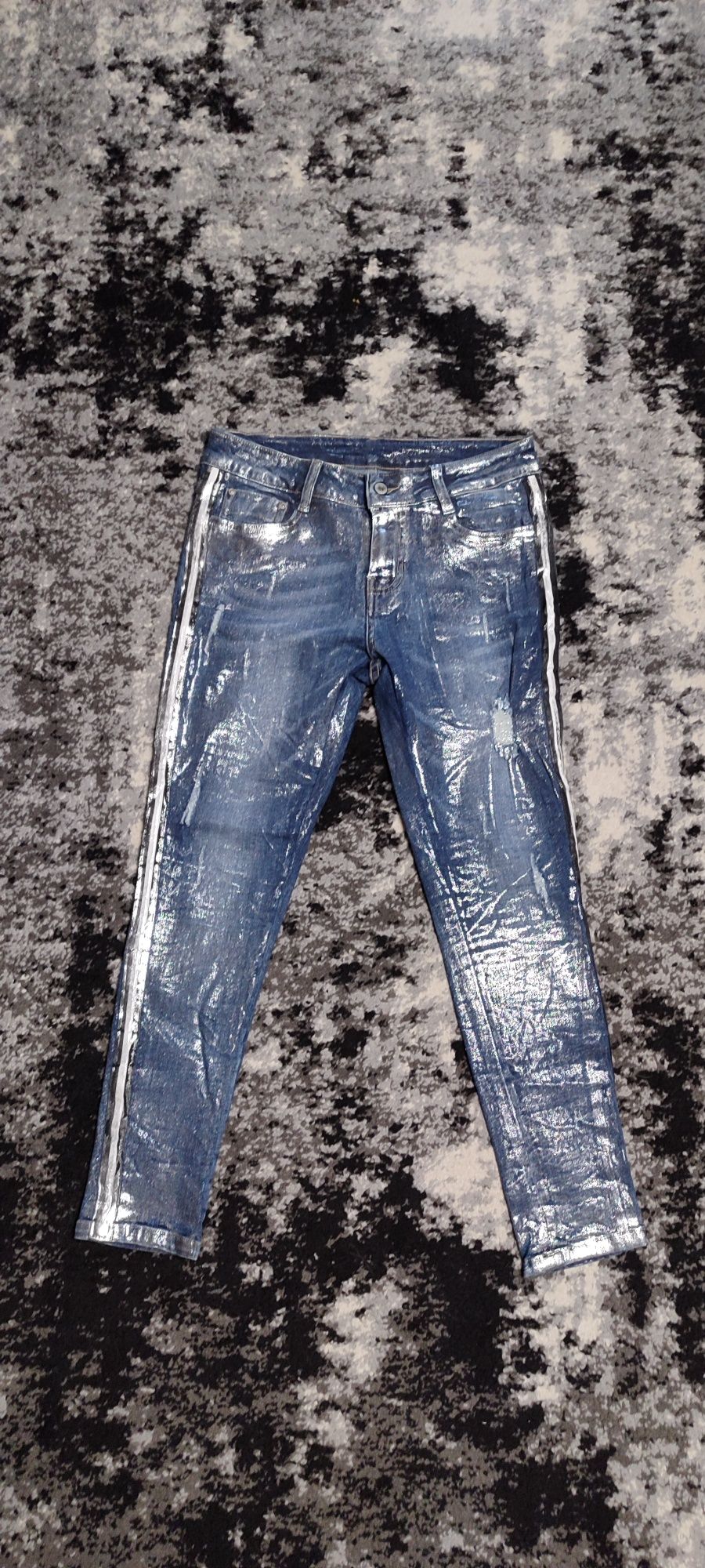 Продам     джинсы