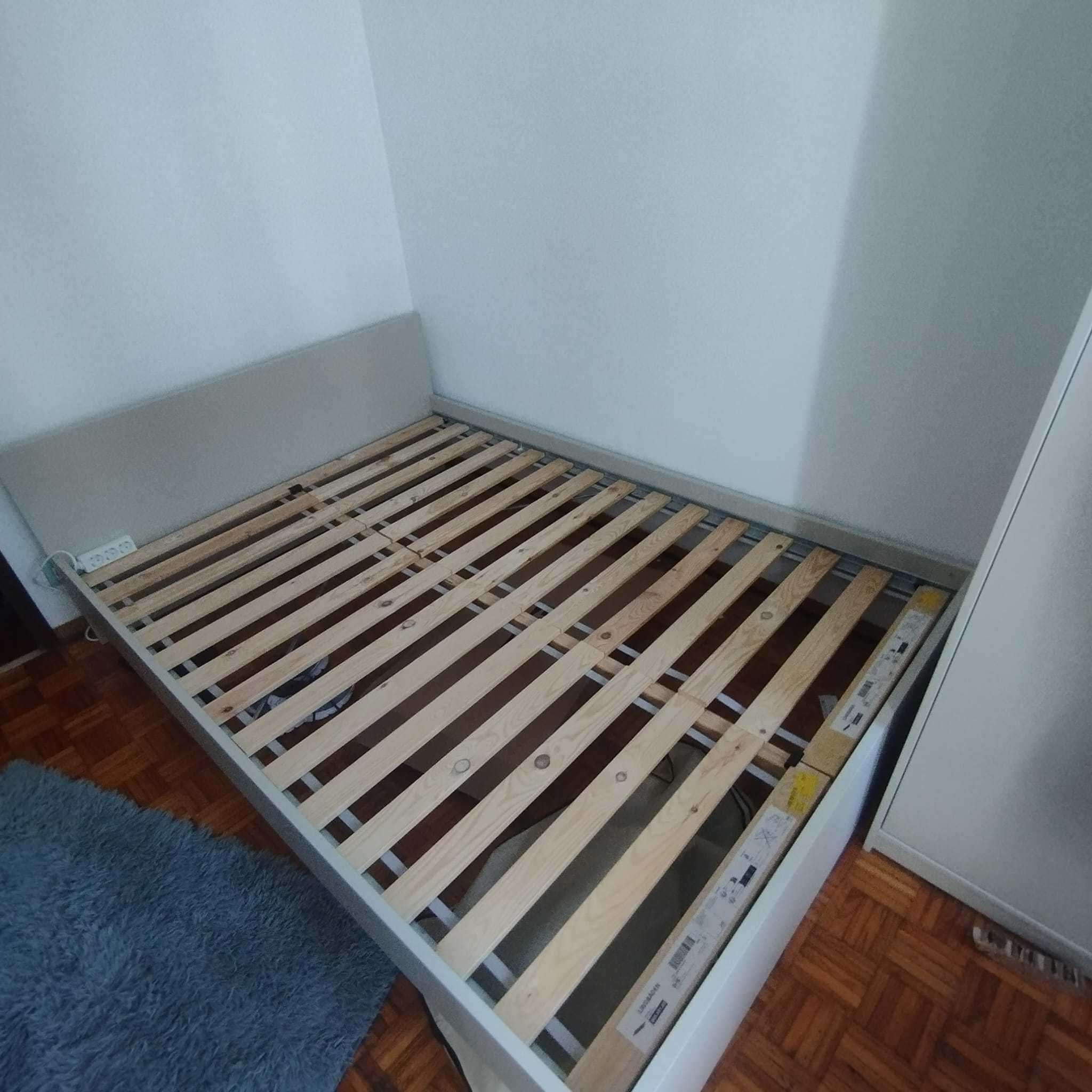 Cama de casal com colchão