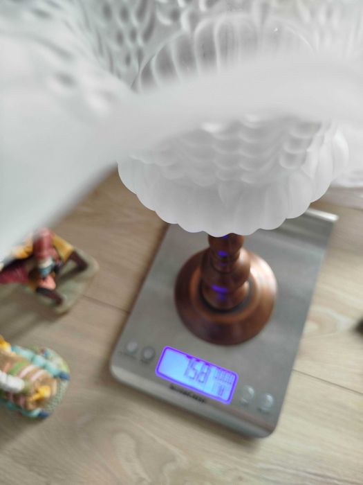 Metalowy toczony Brązowy świecznik z teksturowanym szkłem