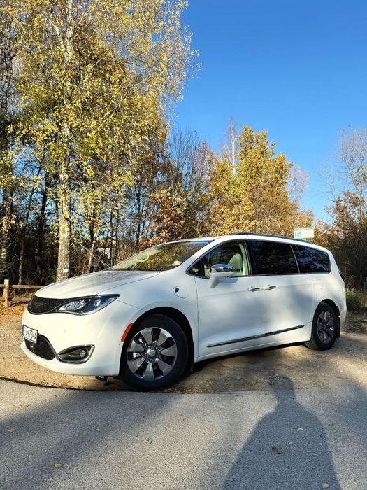 Chrysler Pacifica Hybrid Limited Biały 2018 Pełna wersja Radar ACC Kamery 360 95000km