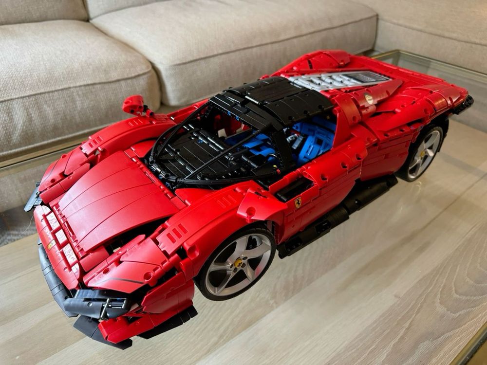 Конструктор Ferrari Daytona SP3 Lego Technic 1:1 (42143)