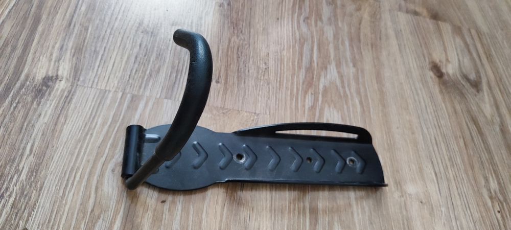 Wieszak na rower na ściane