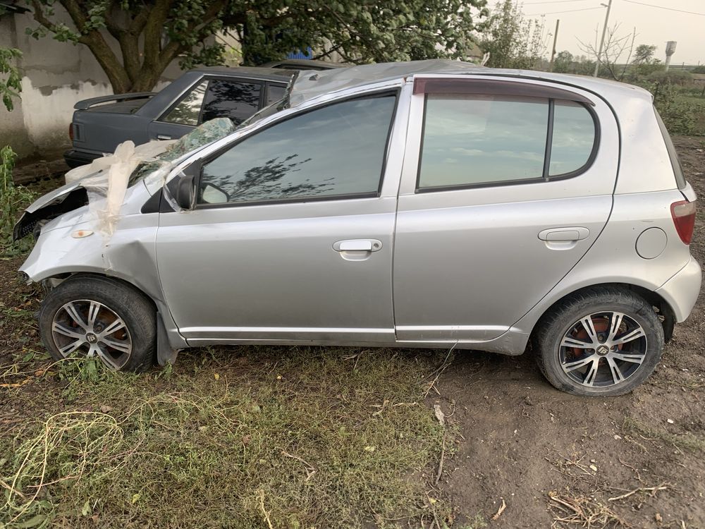 Разбор toyota yaris 1,3 2001