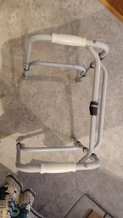 Ходунці для реабілітації