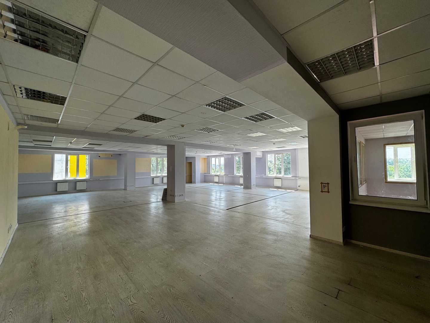 Оренда офісу 293 м² Форум Термінал Столичне шосе, 100