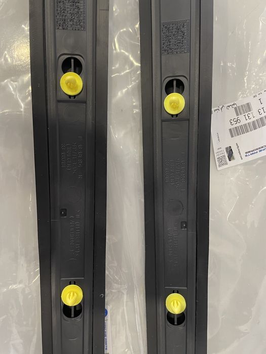 Ущільнювач центральних стійок Opel Zafira B