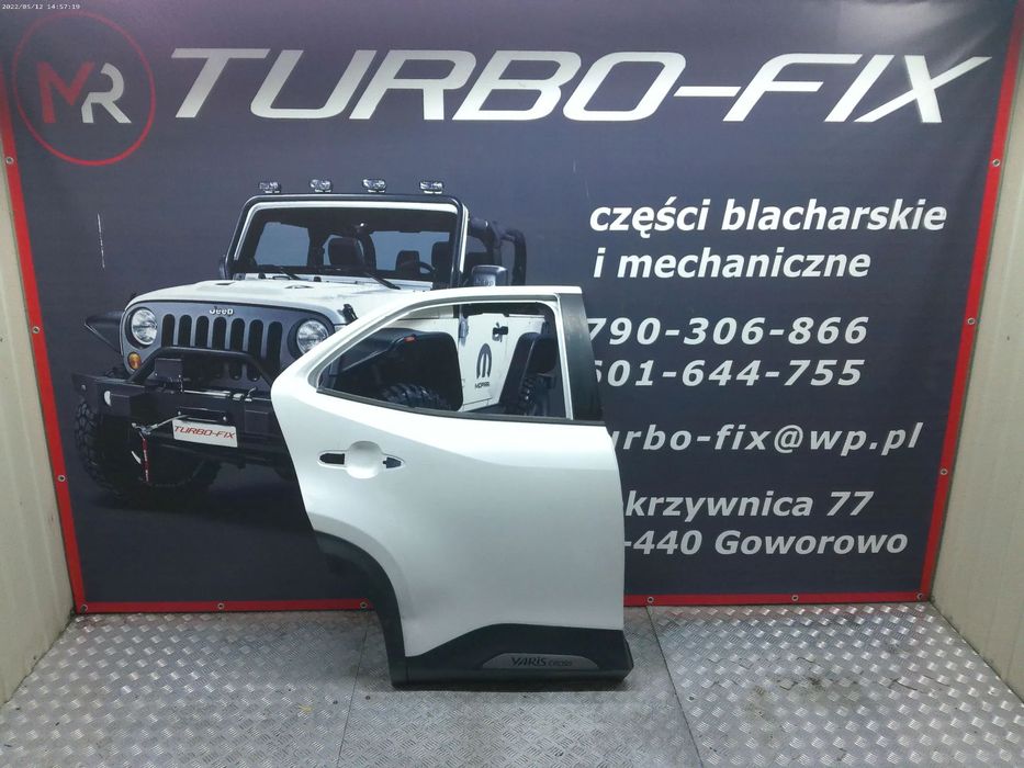 Toyota Yaris CROSS 20- drzwi tył prawe