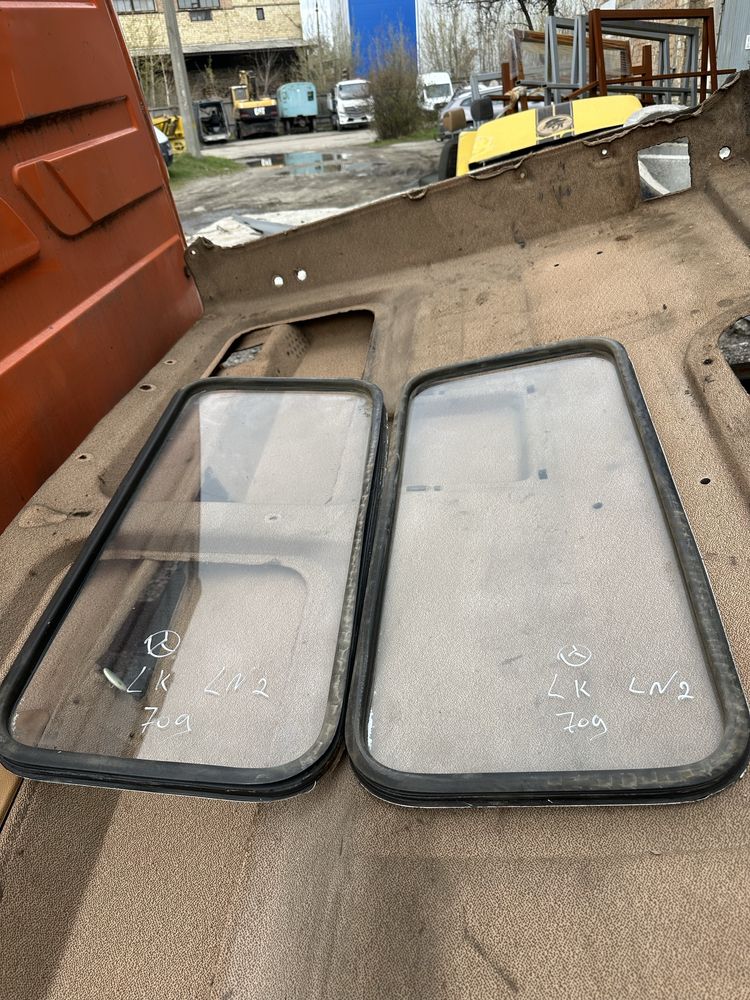 Стекло в кабину заднее Mercedes LK LN2 709 711 714 809 811 814 917