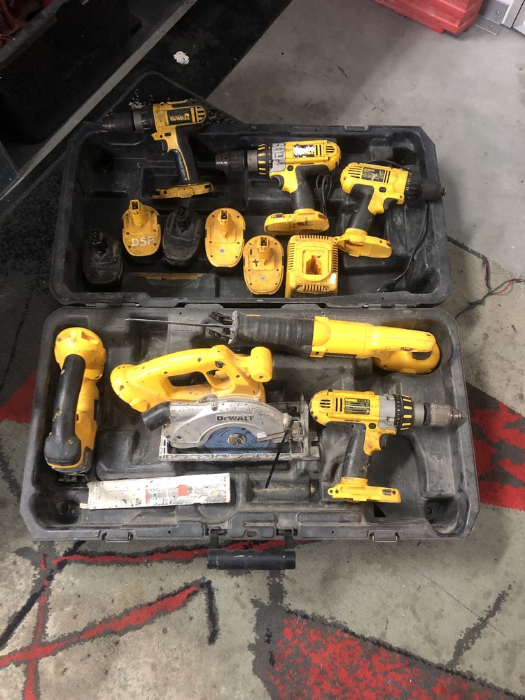 Dewalt narzedzia komplet wkretarki,piła, wyzynarka .18v