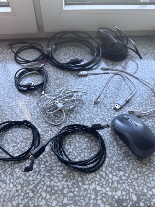 Kable usb nagrywarka  , mysz bezprzewodowa logitech wszystko co na zdj