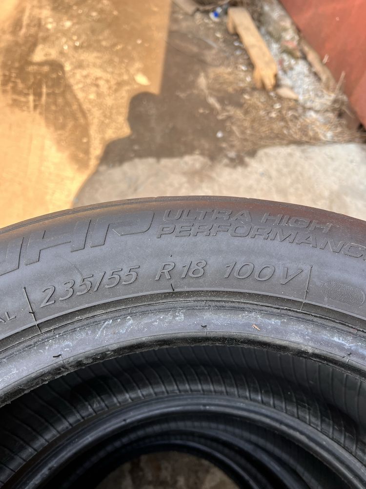 Гума Taurus UHP 235/55 R18