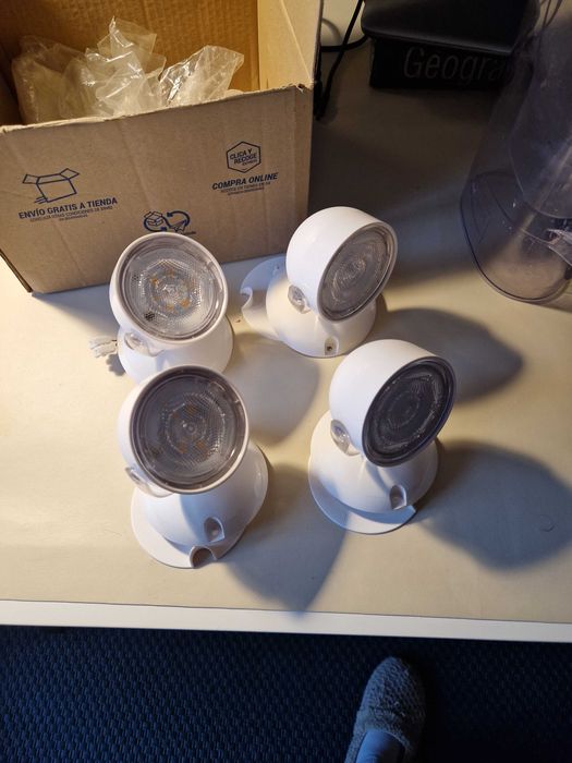 4 Candeeiros LED luz quente