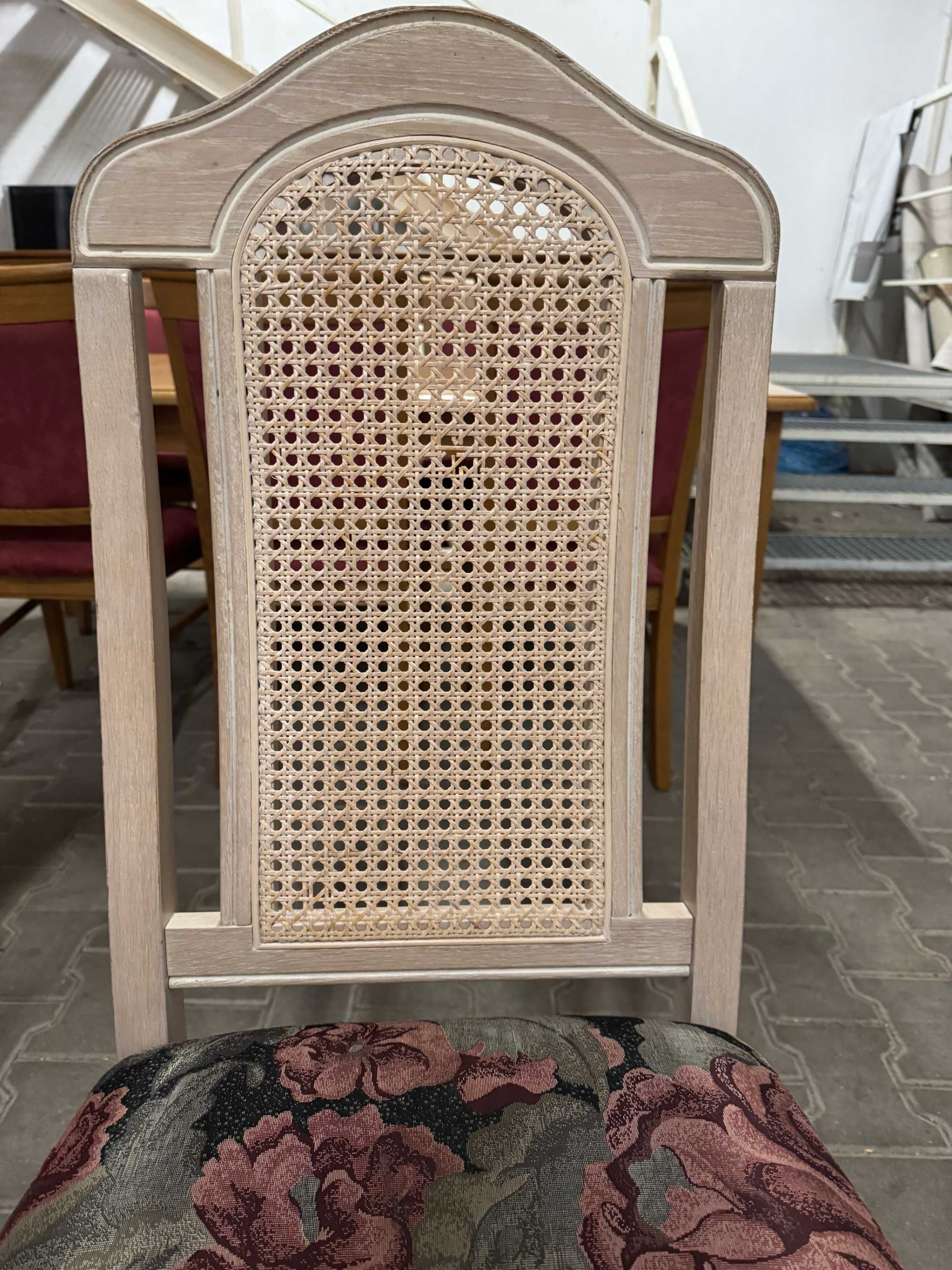 Jadalnia w stylu prowansalskim zestaw mebli do salonu komoda witryna