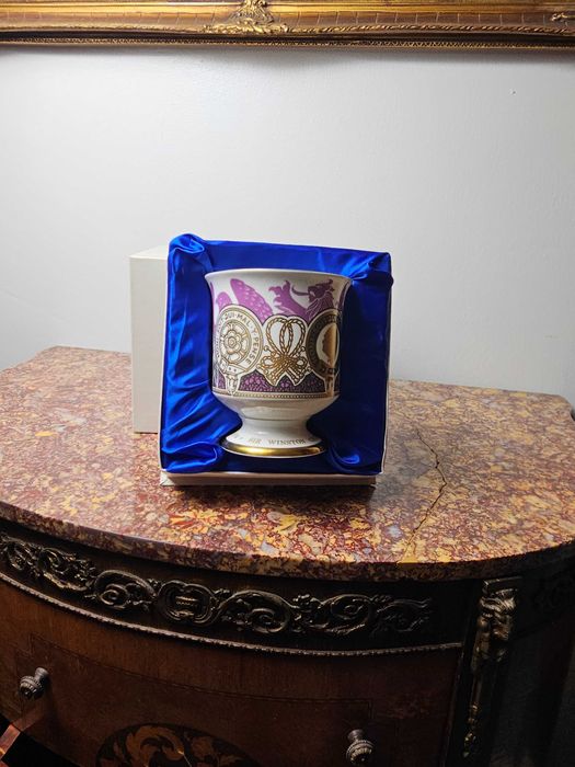 Coalport kielich porcelana" "100stu lecie urodzin Churchill'a" 11 cm