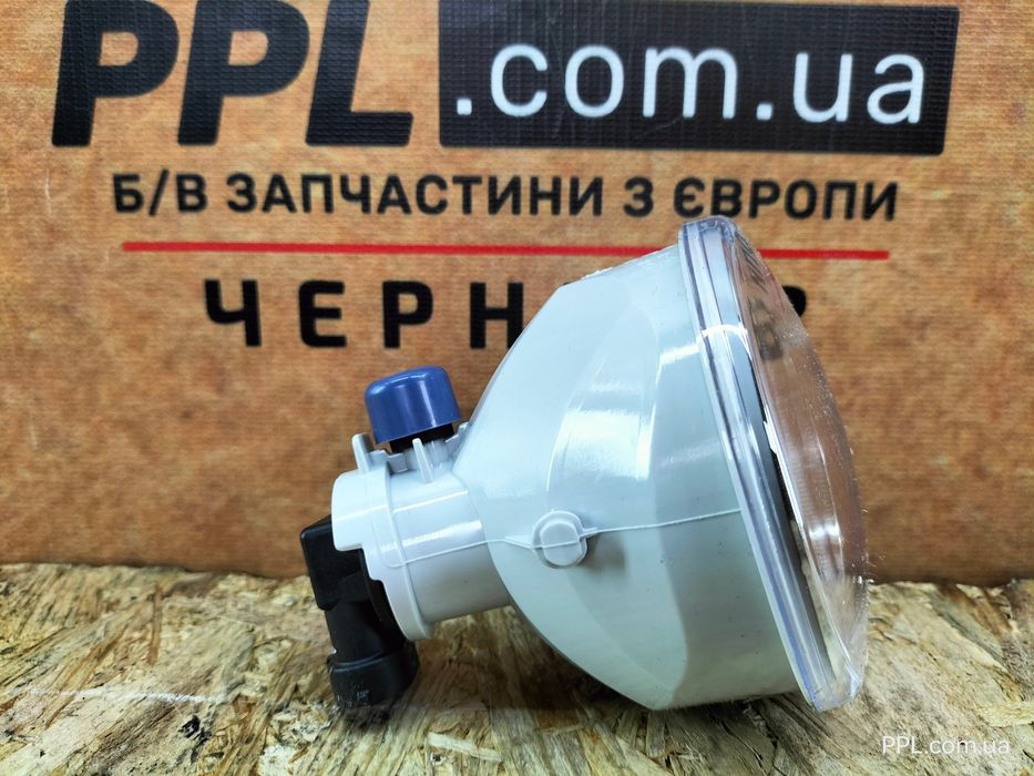 Toyota Yaris III 14-17 Auris II правая туманка фара противотуманная