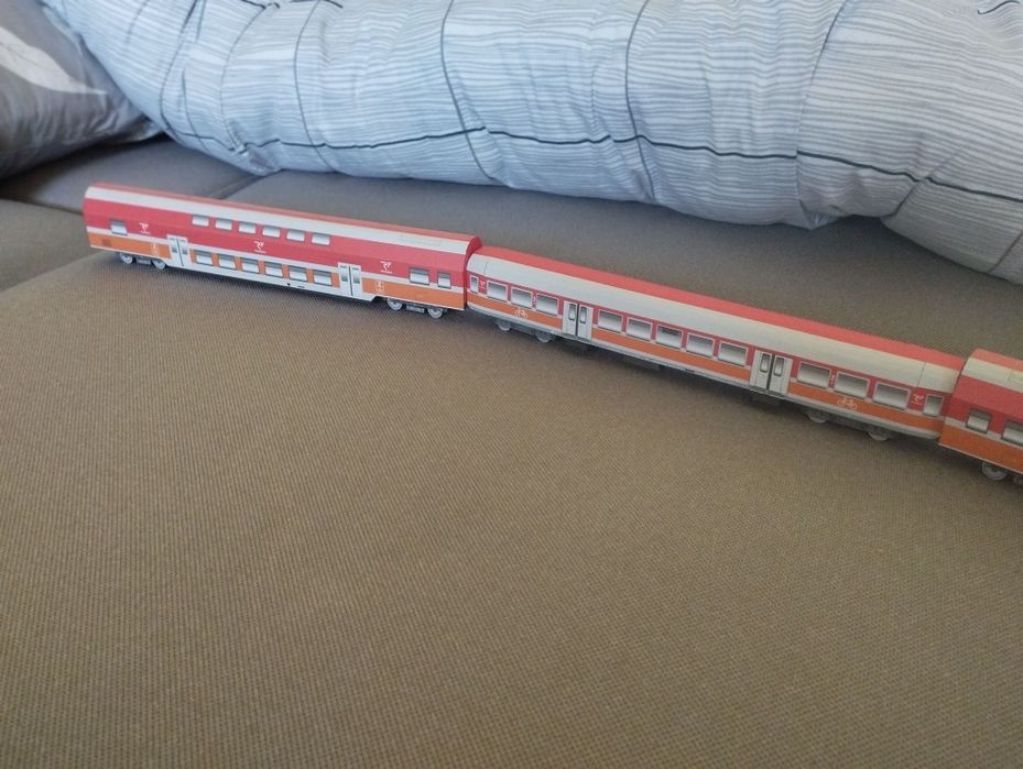 Zabawka Model kartonowy zabawka pociąg pasażerski miejski piętrowy aut