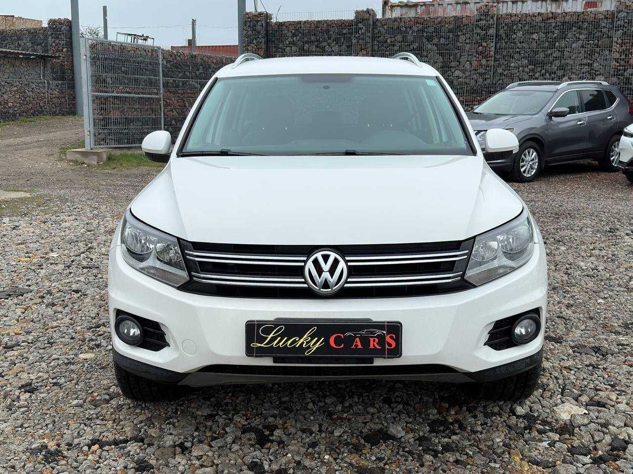 Авто Volkswagen Tiguan 2012