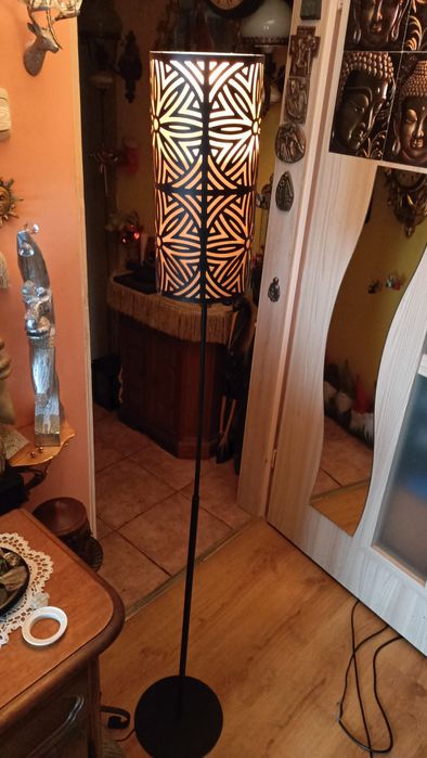 Stara lampa stojąca z PRL