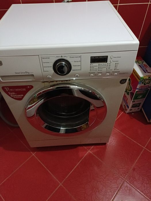 Продається пральна машина LG на 8кг.в робочому стані.