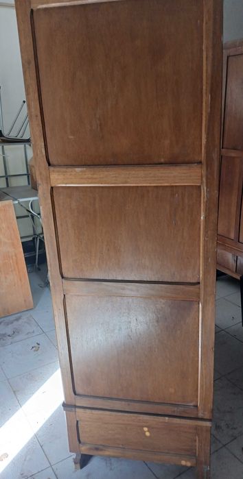 Roupeiro antigo - 1 porta