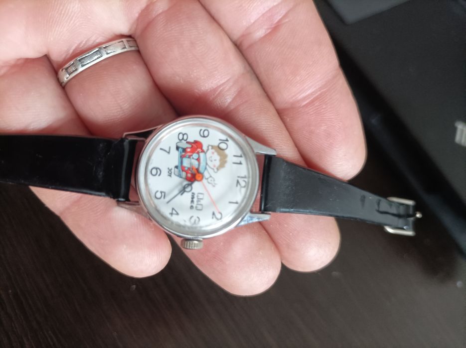 Zegarek nakręcany vintage dziecięcy Q&Q  mec