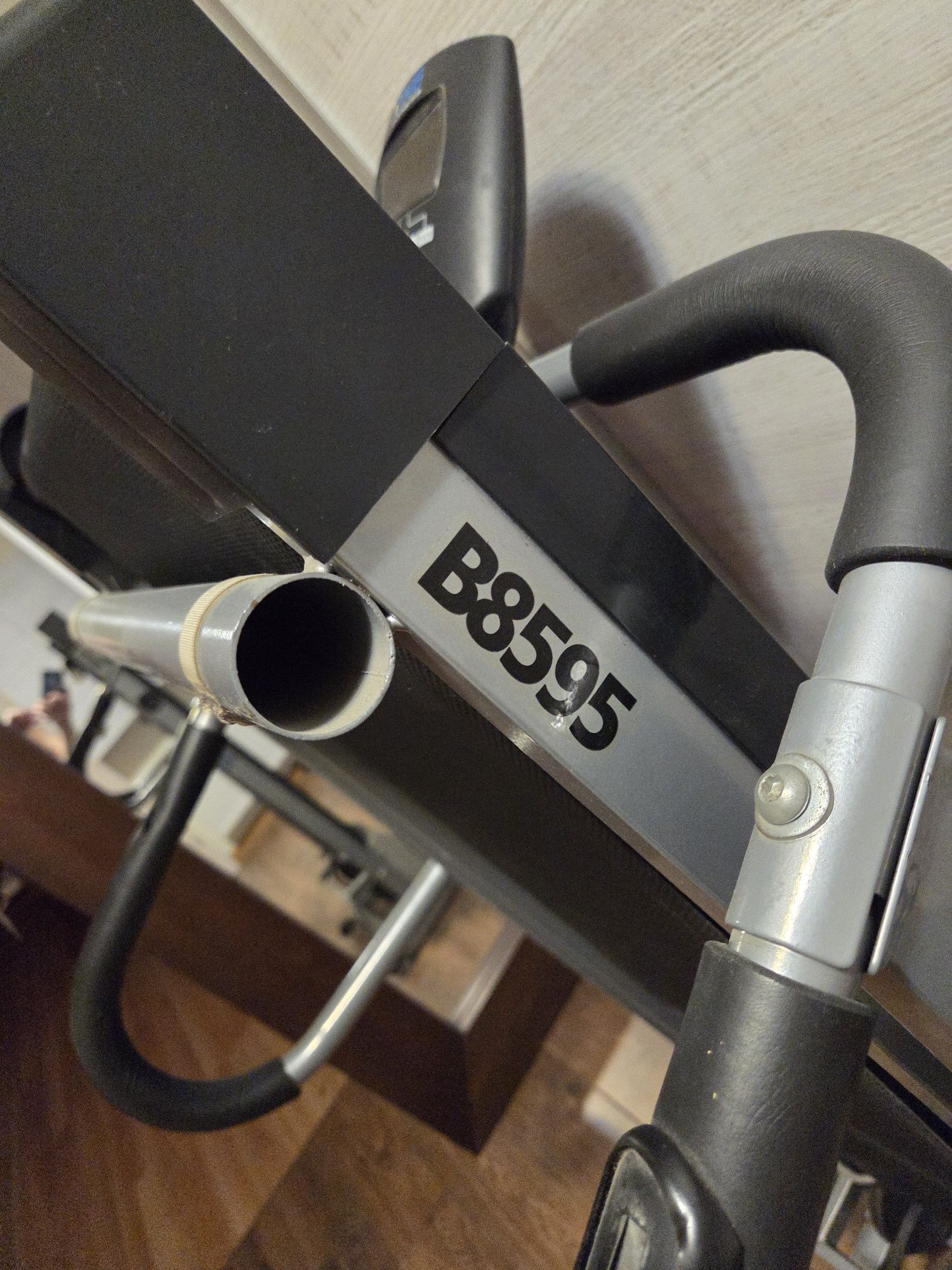 Bieżnia magnetyczna ONE Fitness B8595
