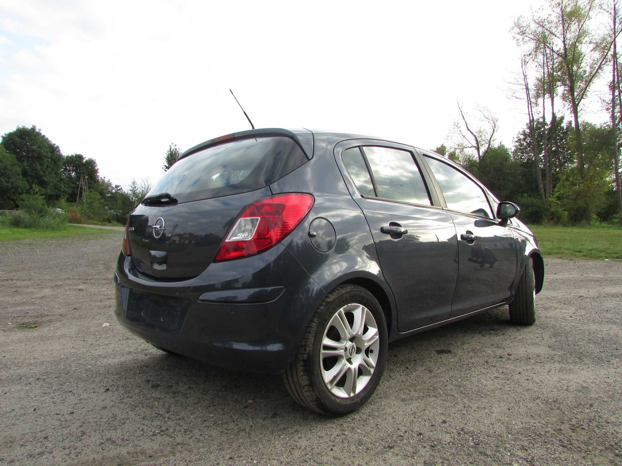 Opel Corsa D 1.4 2008r