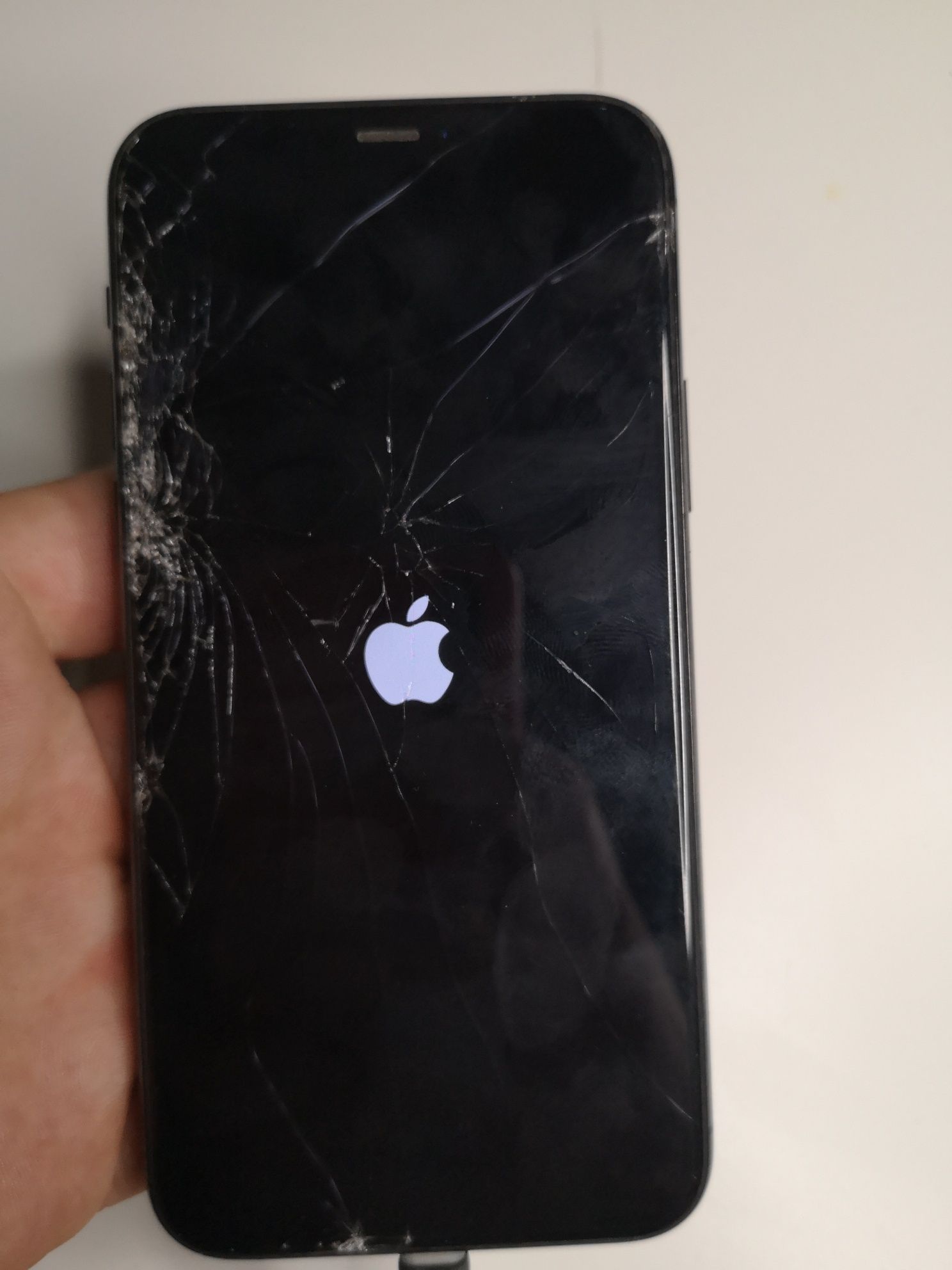 IPhone 11 pro   працює айфон Apple 11 Pro 64 gb