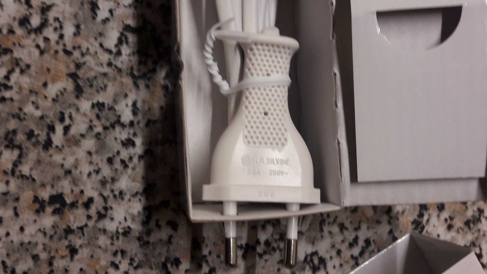 Ładowarka szczoteczki elektrycznej Oral - B PRO 2 2000.