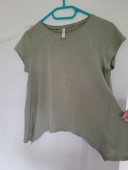 Koszulka/ t-shirt z asymetrycznym dołem khaki