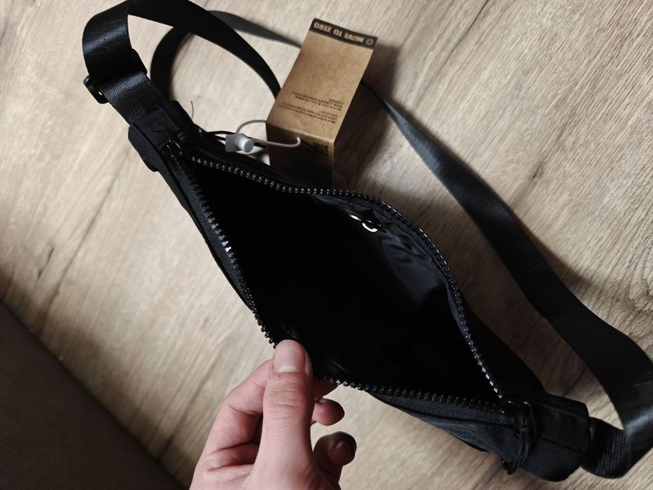 Сумка Nike Aura Crescent Crossbody Bag 4L