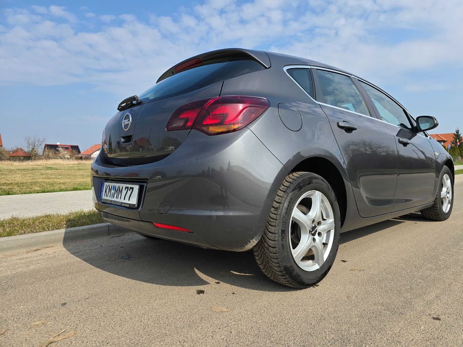 Opel Astra J Cosmo hatchbeck FlexFlix bagażnik rowerowy xenon klima