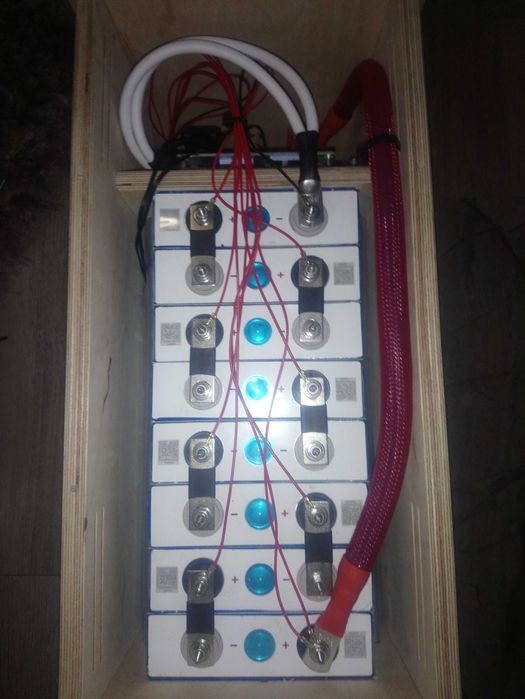 Збірка акумулятора Lifepo4 12V 24V комірки EVE 105Ah BMS JK JiKong