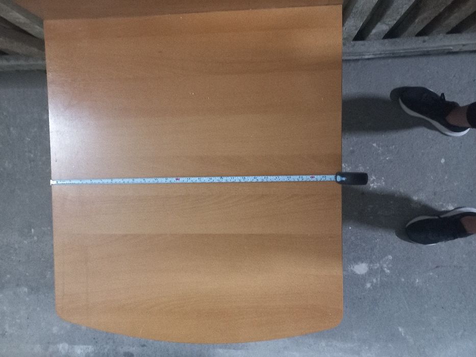 Stolik mocowany do ściany