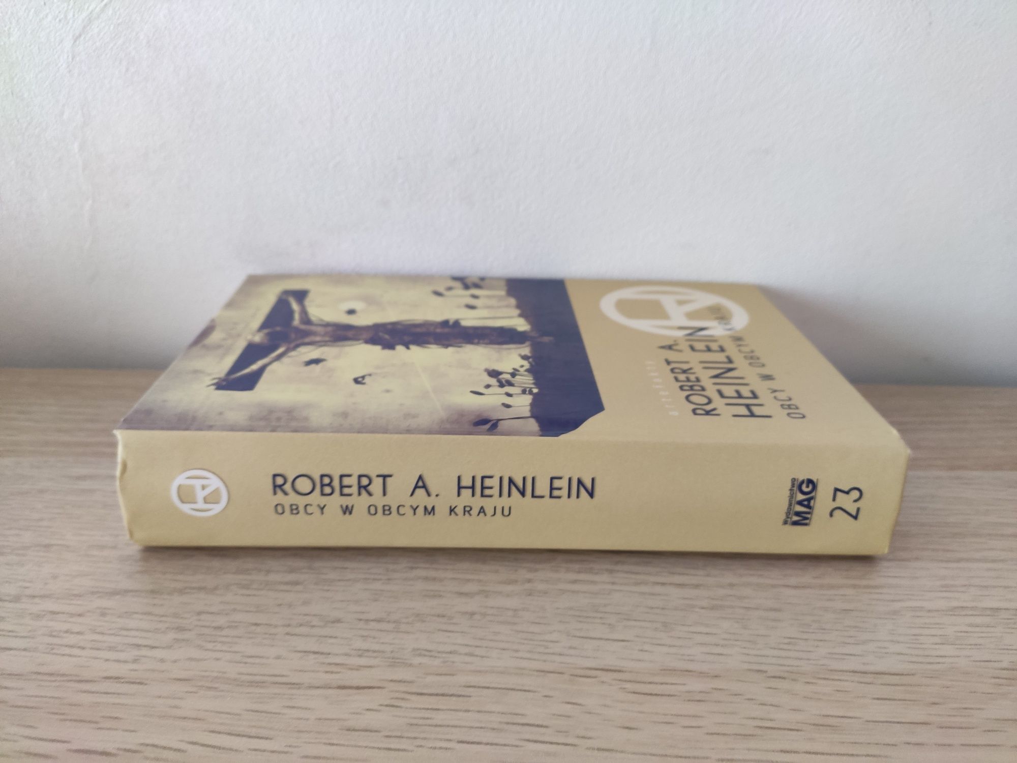 Robert A. Heinlein Obcy w obcym kraju (jak nowa)
