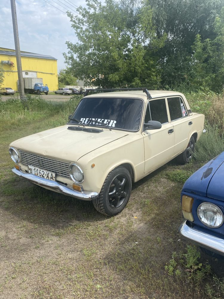 Продам ваз 21011