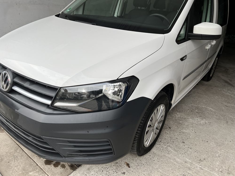 Капот крило передок Caddy Кадді 15-20р