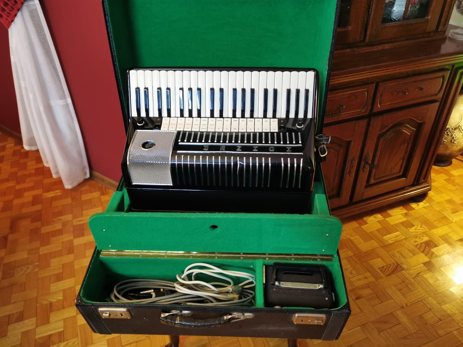 Akordeon Hohner Electravox N 120 basów z futerałem