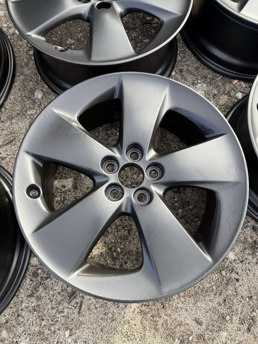 Felgi aluminiowe 5x100 17x7j et50 Toyota Avensis Prius