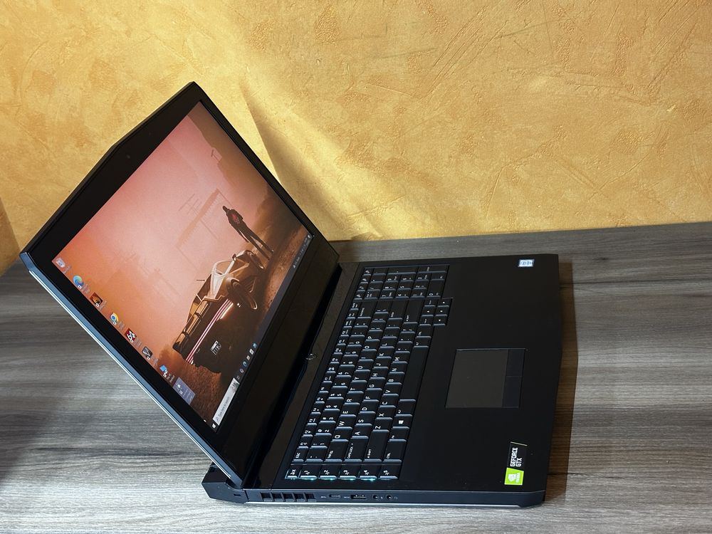 Большой 17.3 Игровой Ноутбук Alienware(Core i7/GTX1070/512/16D4/120hz)